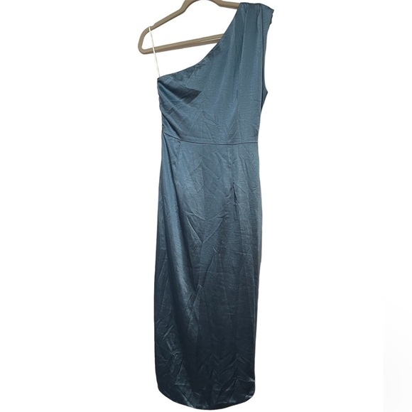 Elliatt Cassini Dress in Blue - Picture 6 of 12